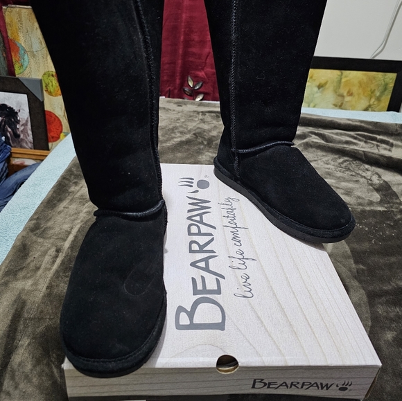 Bearpaw tall black boots - Picture 4 of 6